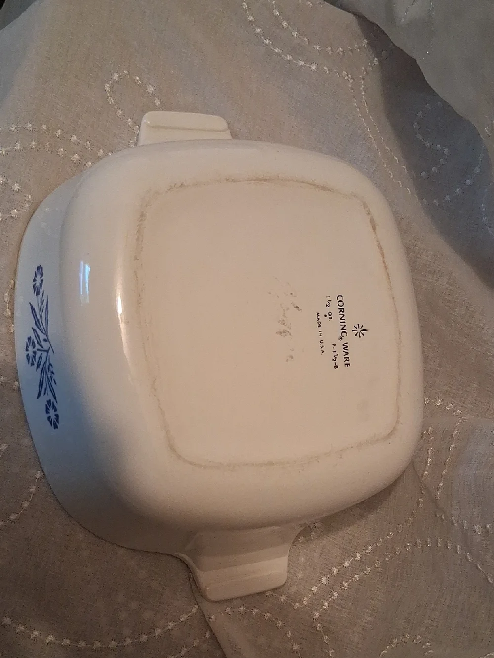 1.5 qt P 1 1/2 B Vintage White Casserole Dish with Cornflower Blue Floral Dish